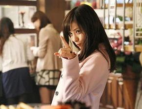 娱乐吃瓜酱男大学生,揭秘娱乐吃瓜酱男大学生的校园生活